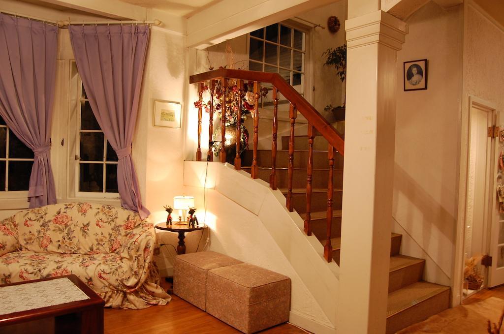 Petit Hotel And Restaurant Air Mail ฮาคุบะ ห้อง รูปภาพ