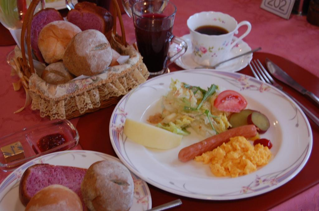 Petit Hotel And Restaurant Air Mail ฮาคุบะ ห้อง รูปภาพ
